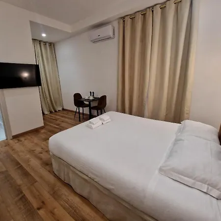 Cuma 4* Rome