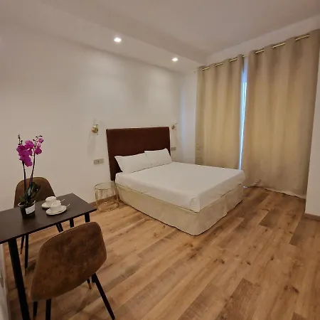 Cuma Oda ve Kahvaltı Roma