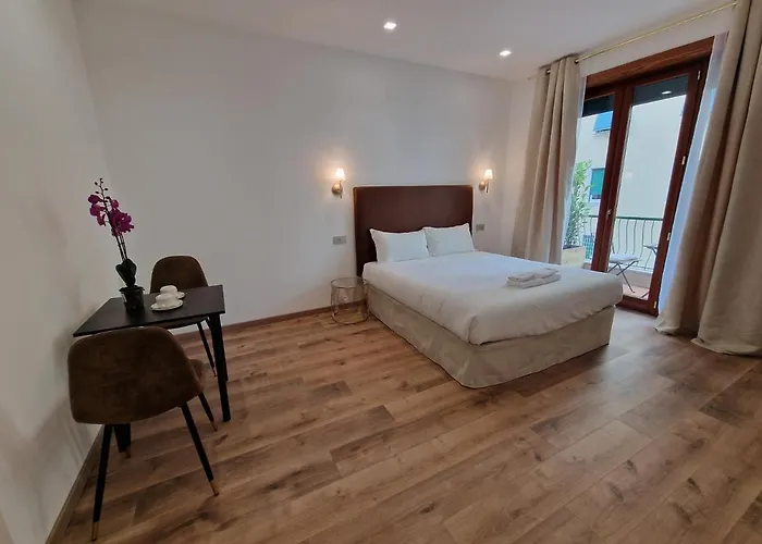 Cuma Bed and Breakfast