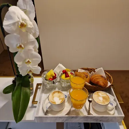 Bed & Breakfast Cuma 4*